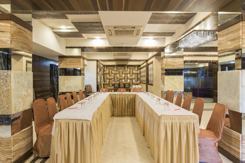Hotel Inder residencia Ahmedabad Exterior foto