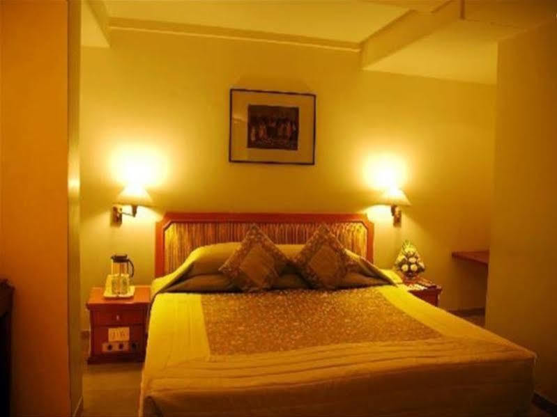 Hotel Inder residencia Ahmedabad Exterior foto