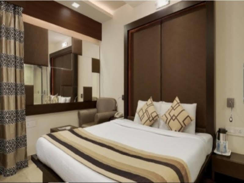 Hotel Inder residencia Ahmedabad Exterior foto