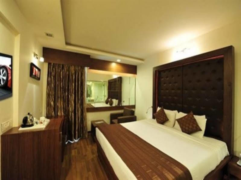 Hotel Inder residencia Ahmedabad Exterior foto